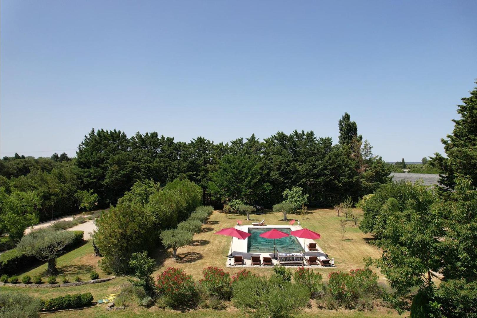 Superbe Mas Provençal 600m2 avec une Superbe Piscine Chauffée et très grand jardin 9000m2, situé au cœur du Luberon en campagne proche de L'Isle sur la Sorgue, 12 personnes, LS2-17 FIGNOULADO Cavaillon Exterior foto
