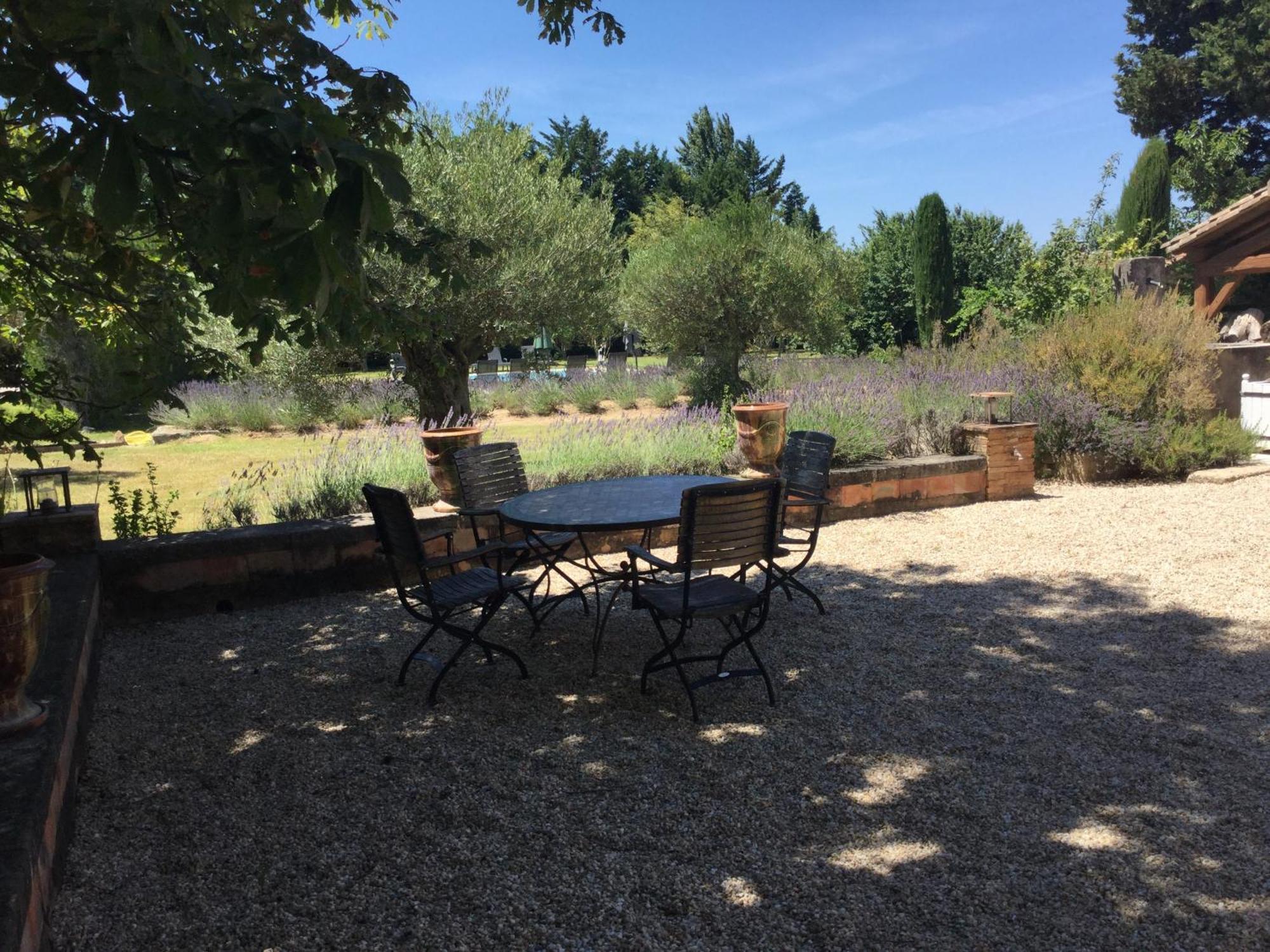 Superbe Mas Provençal 600m2 avec une Superbe Piscine Chauffée et très grand jardin 9000m2, situé au cœur du Luberon en campagne proche de L'Isle sur la Sorgue, 12 personnes, LS2-17 FIGNOULADO Cavaillon Exterior foto