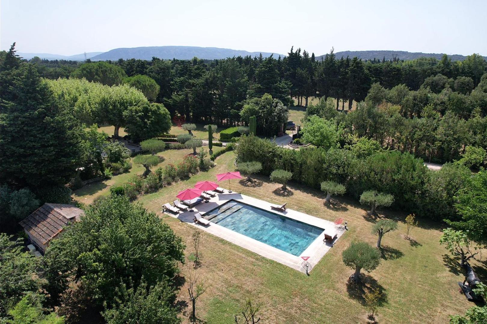 Superbe Mas Provençal 600m2 avec une Superbe Piscine Chauffée et très grand jardin 9000m2, situé au cœur du Luberon en campagne proche de L'Isle sur la Sorgue, 12 personnes, LS2-17 FIGNOULADO Cavaillon Exterior foto