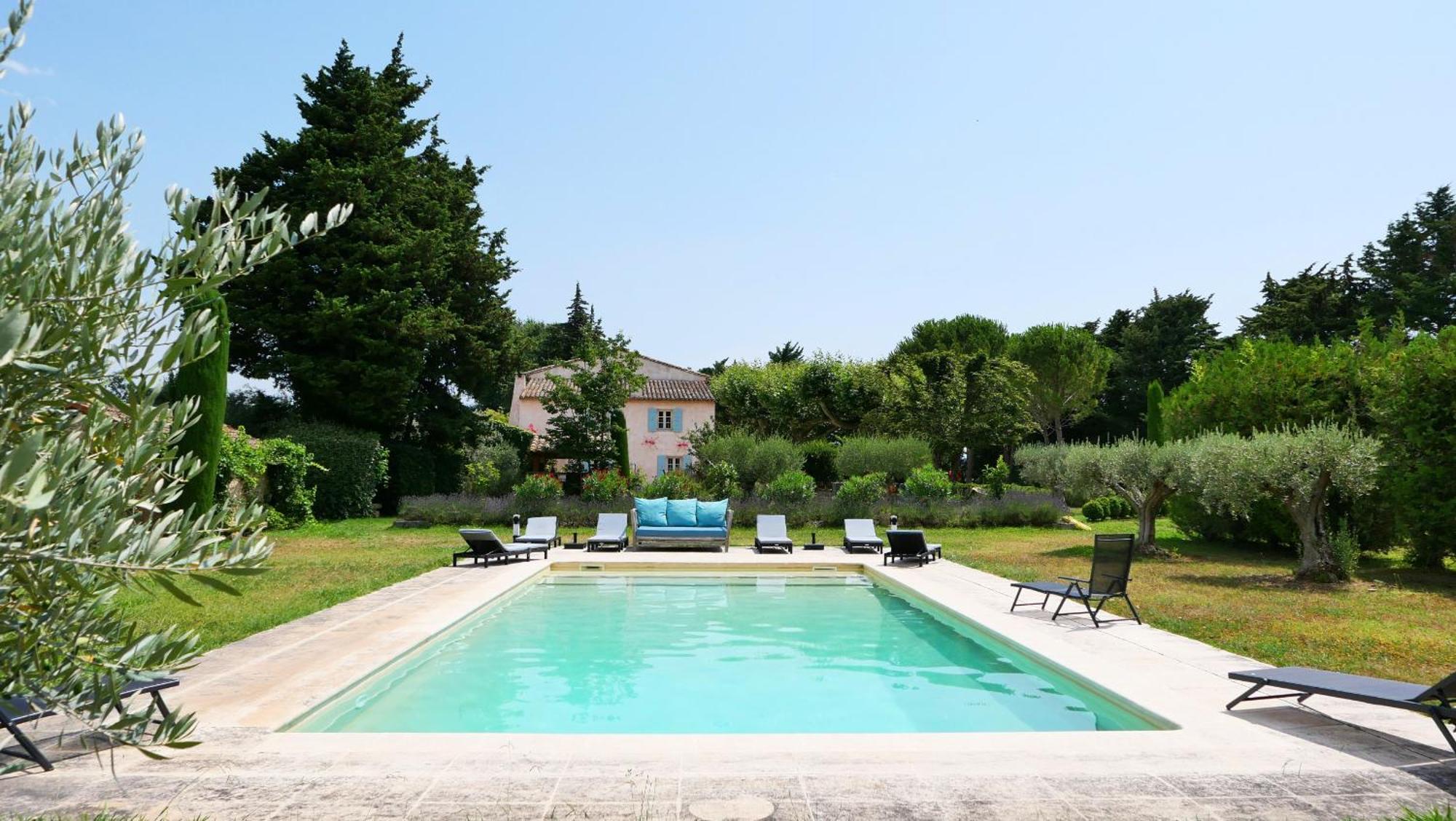 Superbe Mas Provençal 600m2 avec une Superbe Piscine Chauffée et très grand jardin 9000m2, situé au cœur du Luberon en campagne proche de L'Isle sur la Sorgue, 12 personnes, LS2-17 FIGNOULADO Cavaillon Exterior foto