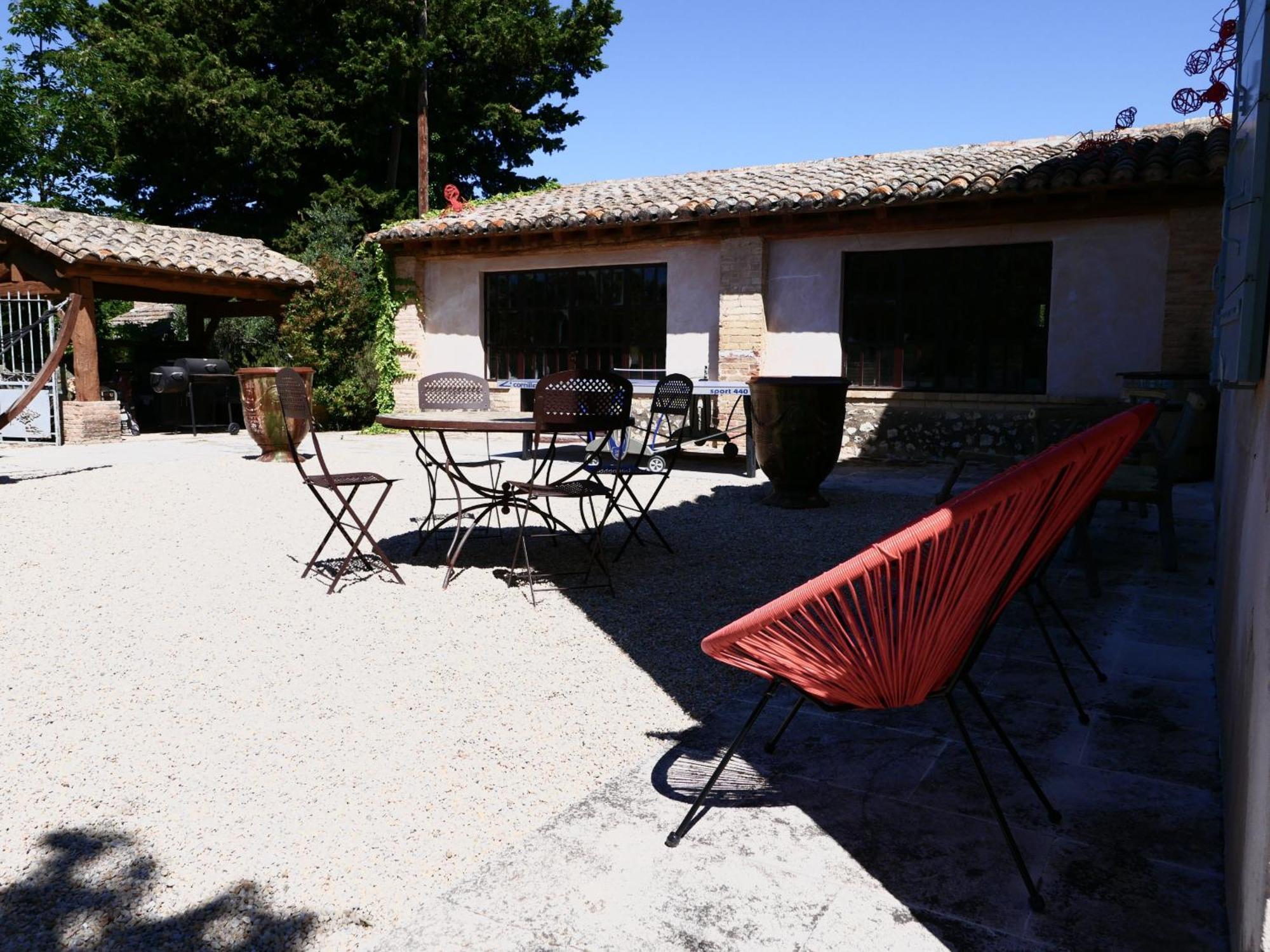 Superbe Mas Provençal 600m2 avec une Superbe Piscine Chauffée et très grand jardin 9000m2, situé au cœur du Luberon en campagne proche de L'Isle sur la Sorgue, 12 personnes, LS2-17 FIGNOULADO Cavaillon Exterior foto