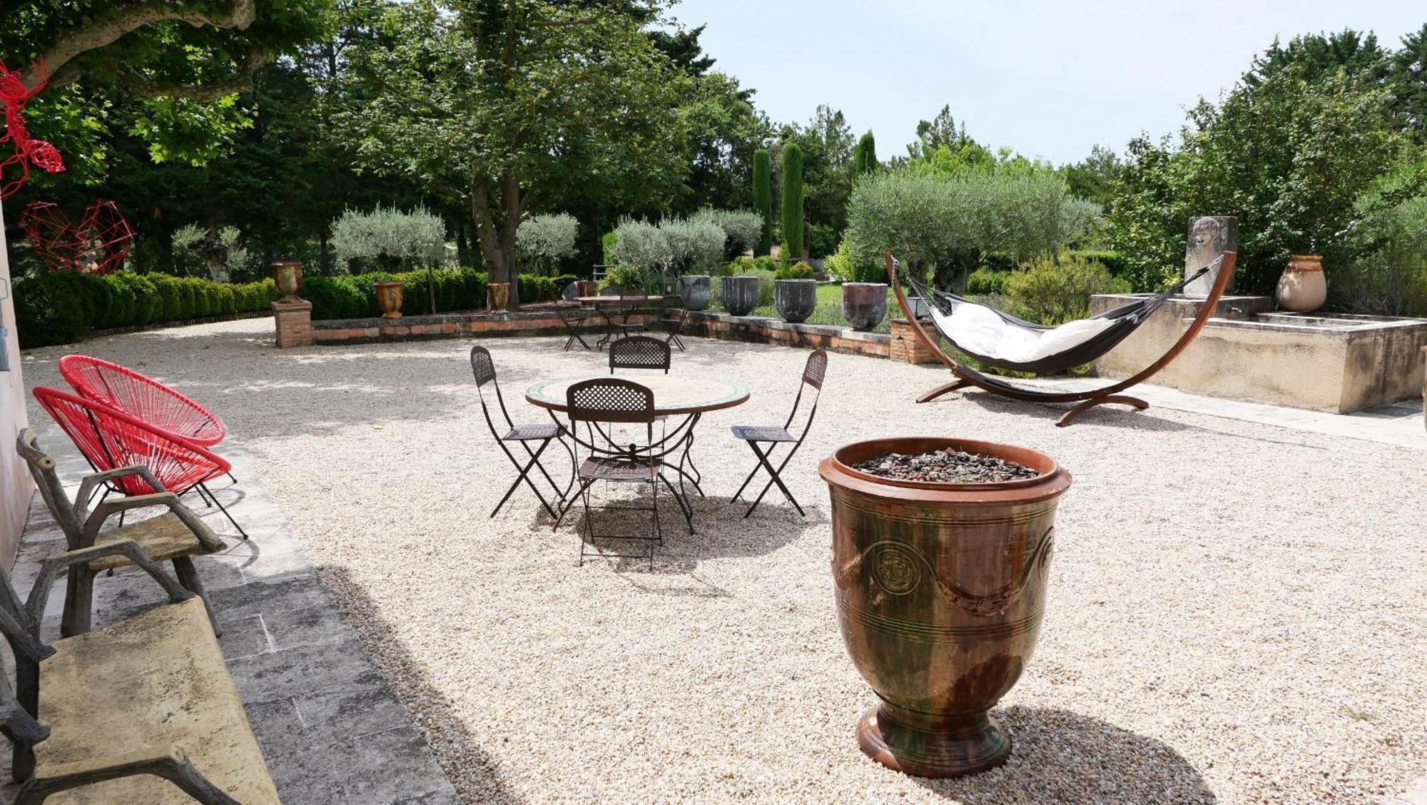 Superbe Mas Provençal 600m2 avec une Superbe Piscine Chauffée et très grand jardin 9000m2, situé au cœur du Luberon en campagne proche de L'Isle sur la Sorgue, 12 personnes, LS2-17 FIGNOULADO Cavaillon Exterior foto