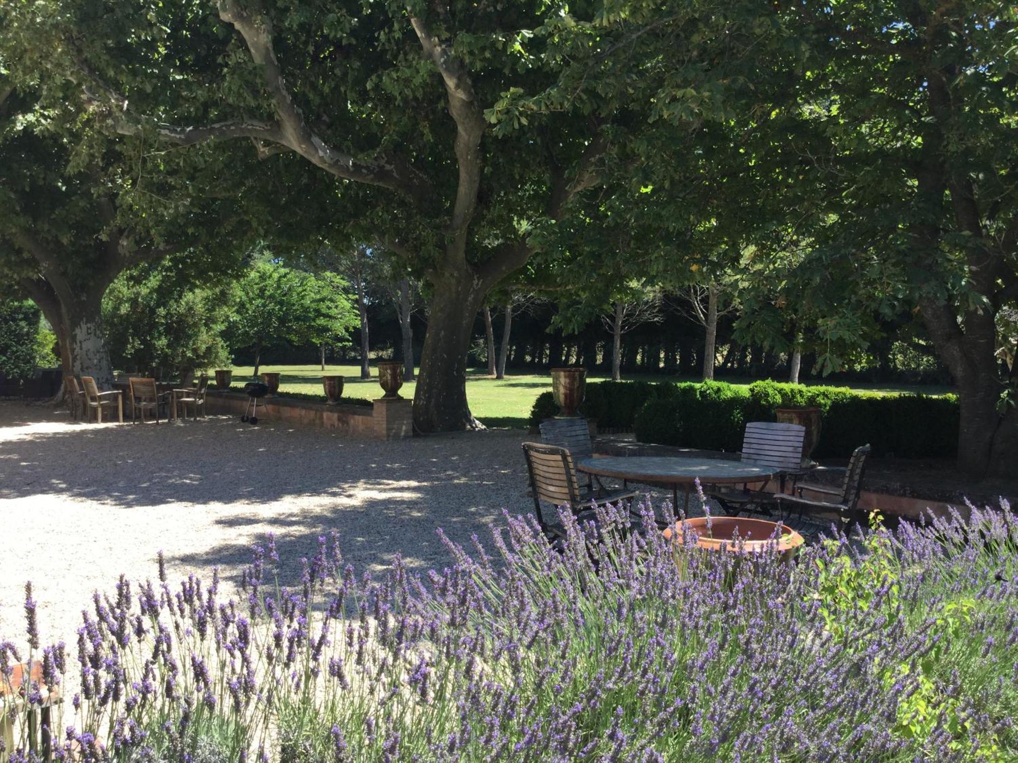 Superbe Mas Provençal 600m2 avec une Superbe Piscine Chauffée et très grand jardin 9000m2, situé au cœur du Luberon en campagne proche de L'Isle sur la Sorgue, 12 personnes, LS2-17 FIGNOULADO Cavaillon Exterior foto
