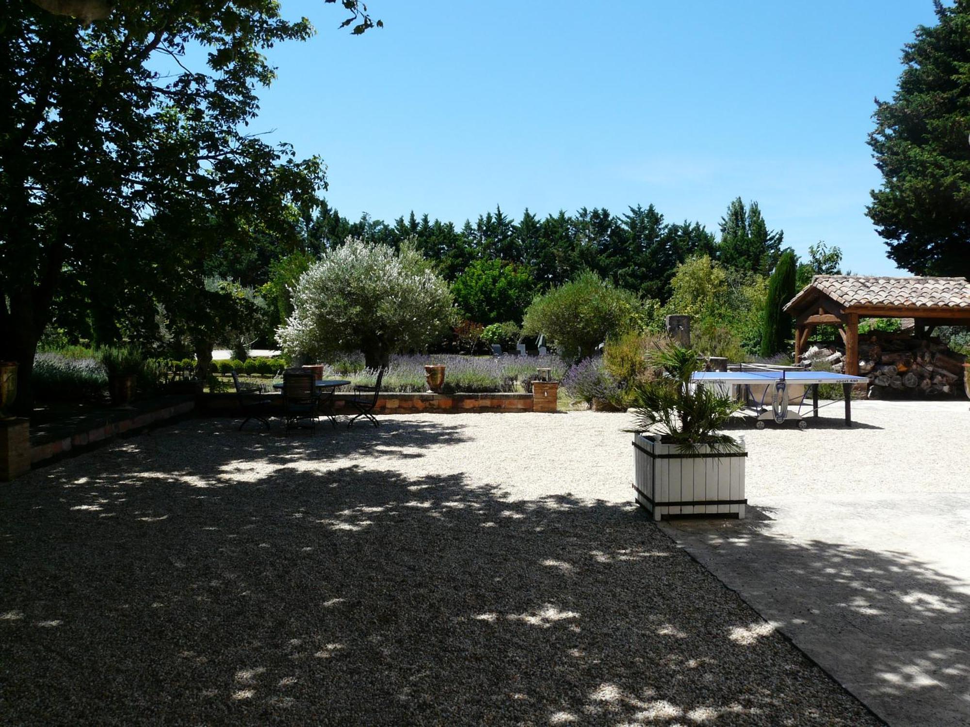 Superbe Mas Provençal 600m2 avec une Superbe Piscine Chauffée et très grand jardin 9000m2, situé au cœur du Luberon en campagne proche de L'Isle sur la Sorgue, 12 personnes, LS2-17 FIGNOULADO Cavaillon Exterior foto