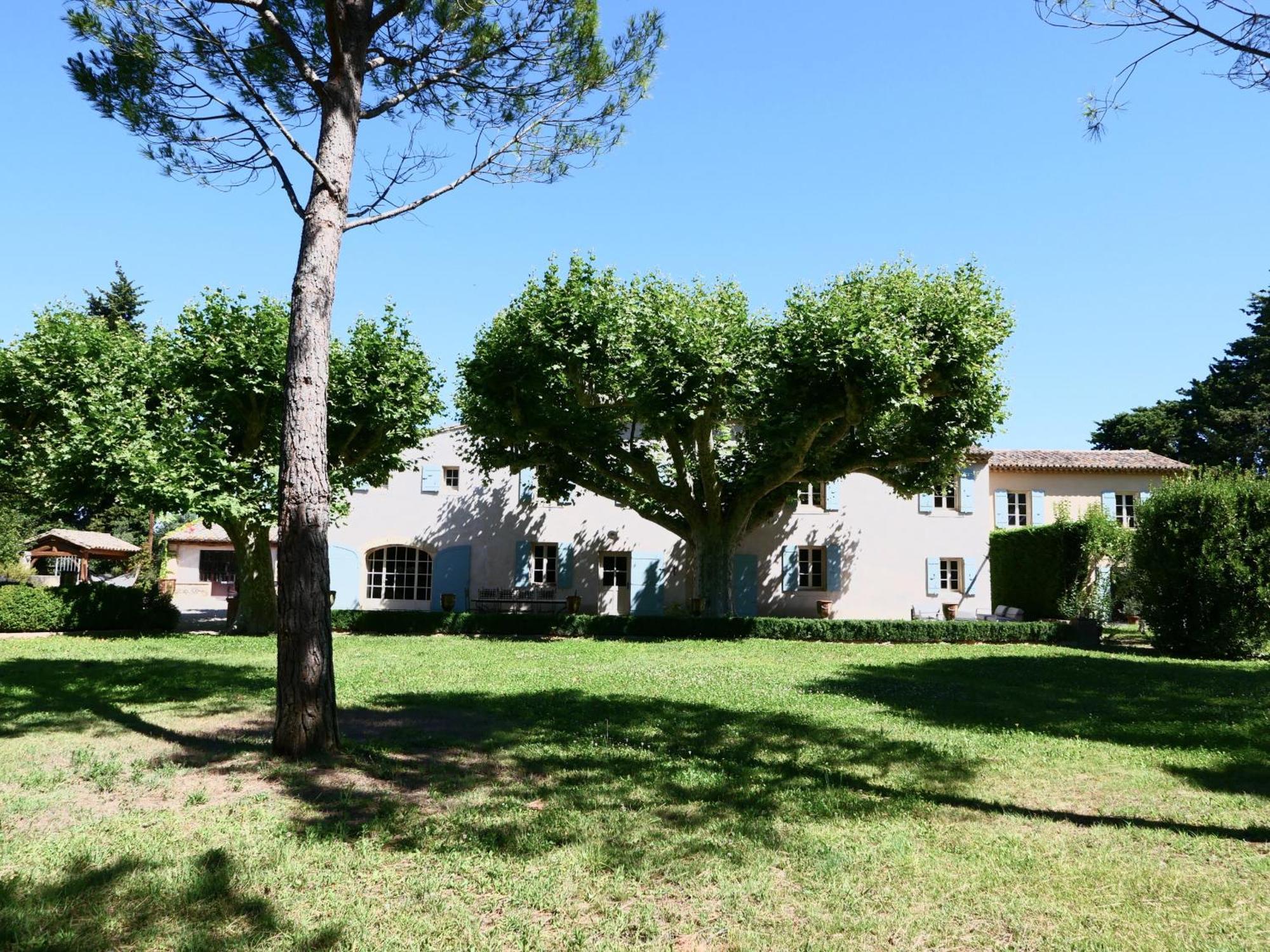 Superbe Mas Provençal 600m2 avec une Superbe Piscine Chauffée et très grand jardin 9000m2, situé au cœur du Luberon en campagne proche de L'Isle sur la Sorgue, 12 personnes, LS2-17 FIGNOULADO Cavaillon Exterior foto