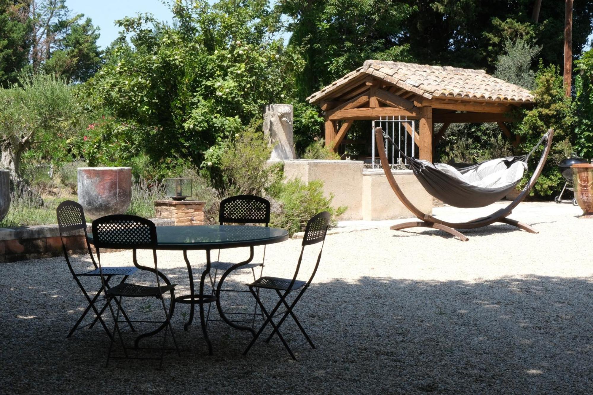 Superbe Mas Provençal 600m2 avec une Superbe Piscine Chauffée et très grand jardin 9000m2, situé au cœur du Luberon en campagne proche de L'Isle sur la Sorgue, 12 personnes, LS2-17 FIGNOULADO Cavaillon Exterior foto